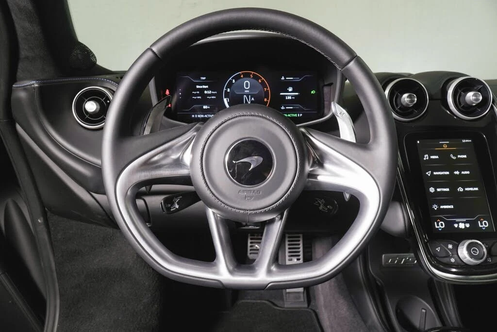 2026 McLaren GT - Image 11 of 31