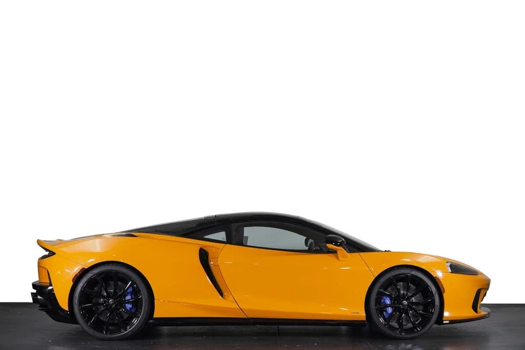2026 McLaren GT - Image 17 of 31