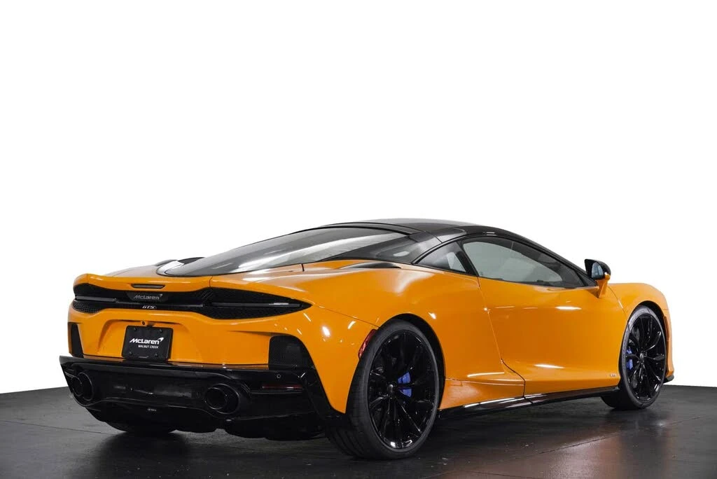 2026 McLaren GT - Image 30 of 31