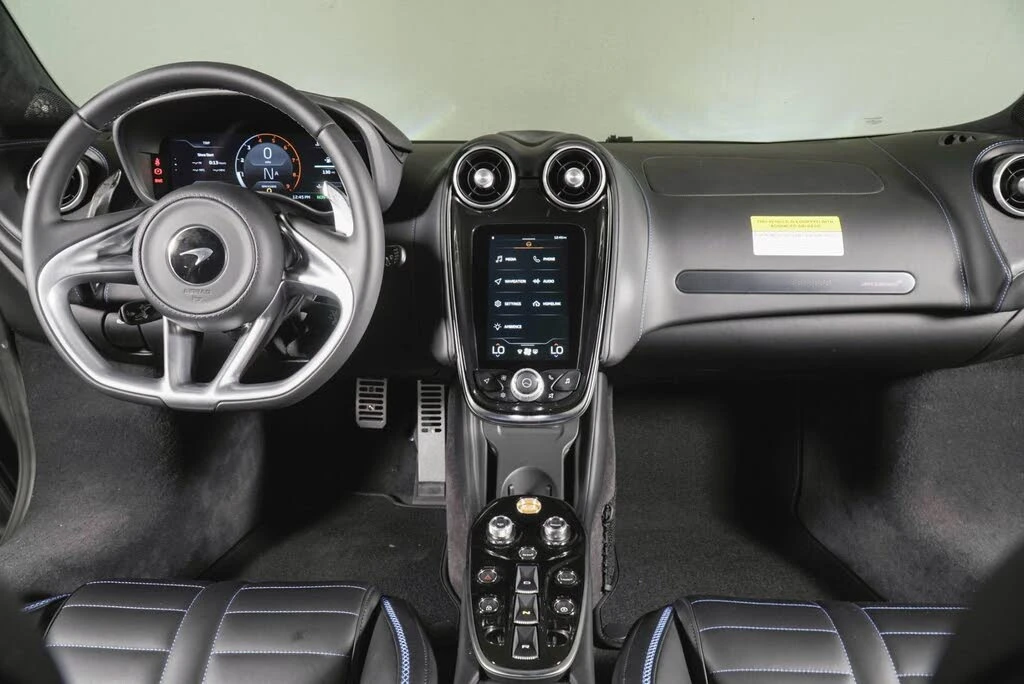 2026 McLaren GT - Image 10 of 31
