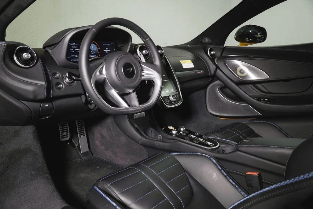 2026 McLaren GT - Image 3 of 31