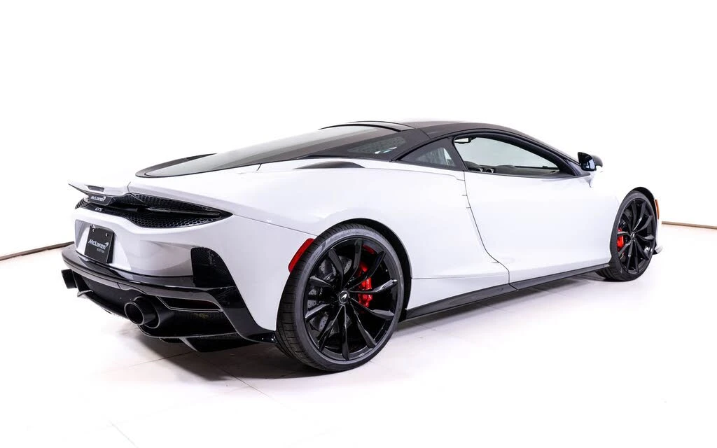2026 McLaren GT - Image 5 of 24