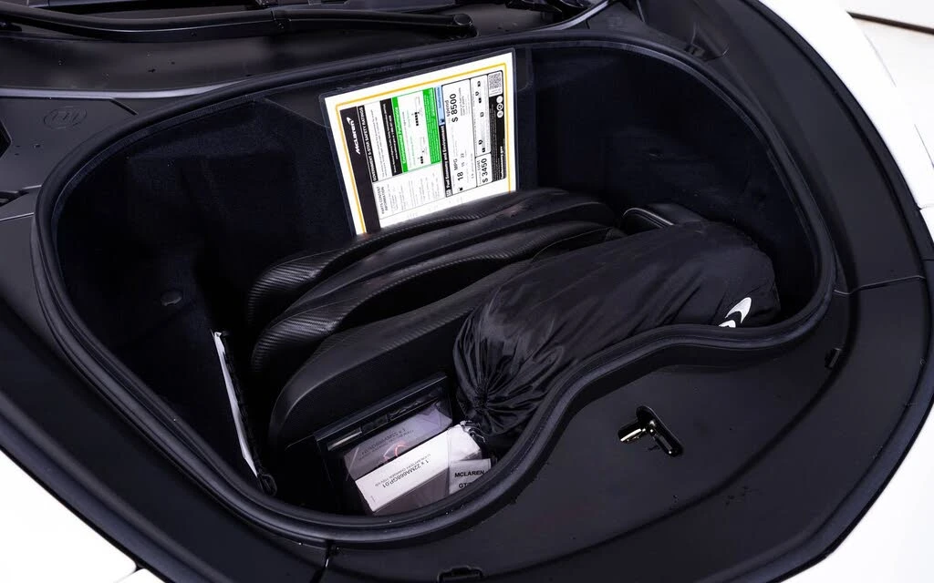 2026 McLaren GT - Image 24 of 24