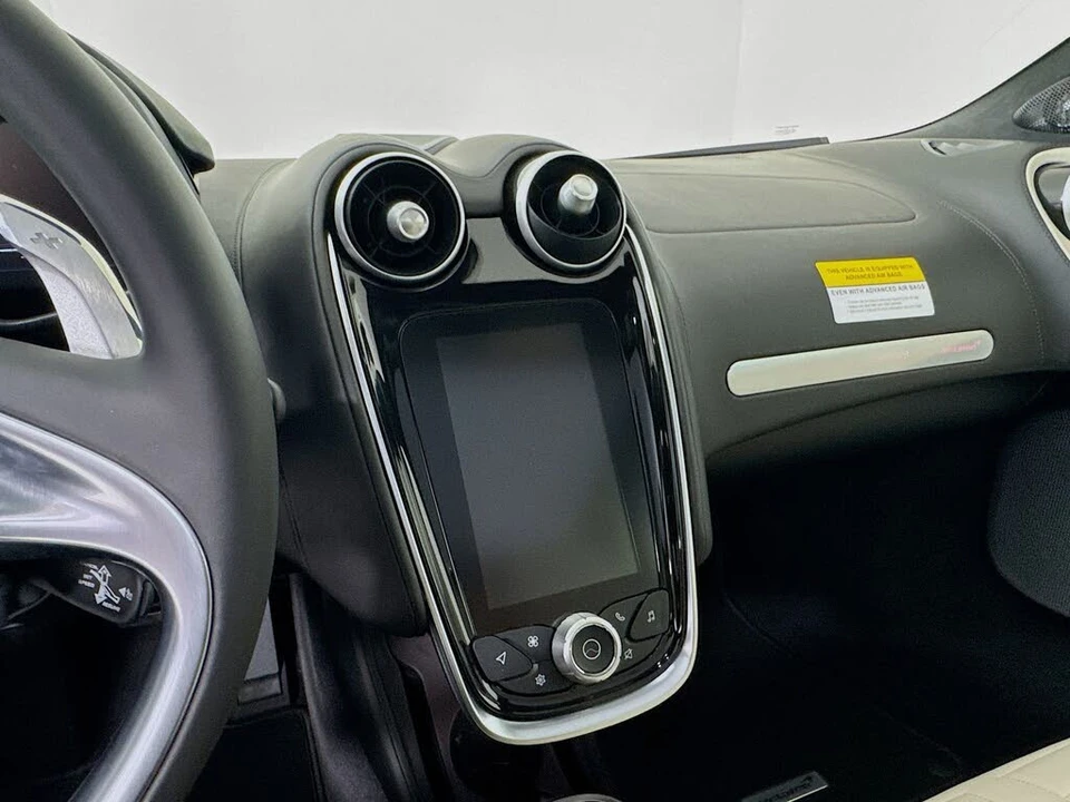 2026 McLaren GT - Image 13 of 26
