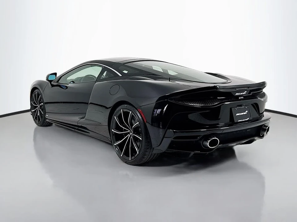 2026 McLaren GT - Image 5 of 26