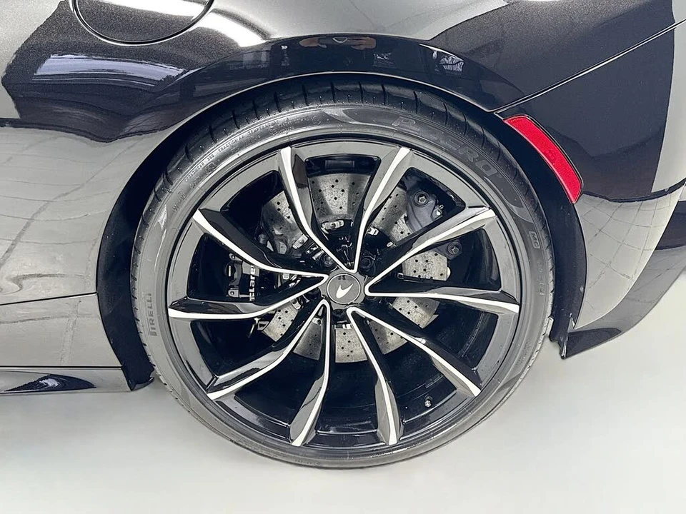 2026 McLaren GT - Image 9 of 26