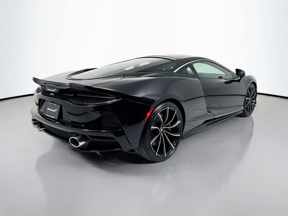 2026 McLaren GT - Image 7 of 26