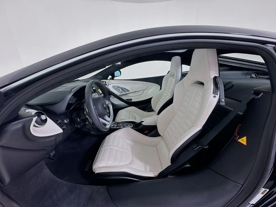 2026 McLaren GT - Image 19 of 26