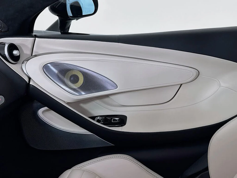 2026 McLaren GT - Image 15 of 26