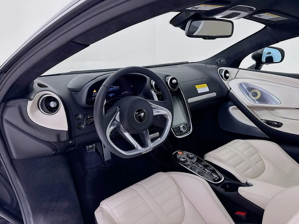 2026 McLaren GT - Image 10 of 26