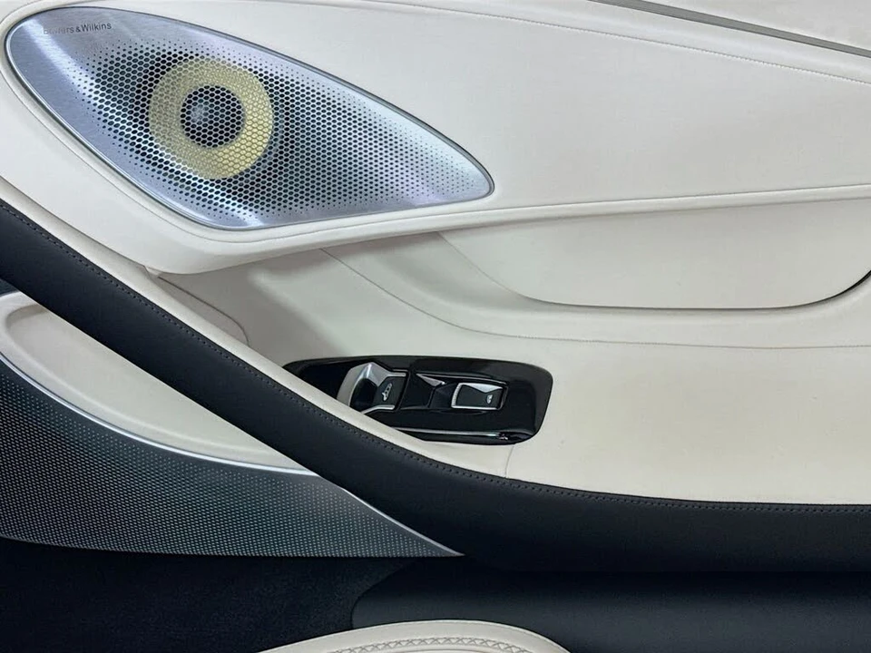 2026 McLaren GT - Image 16 of 26