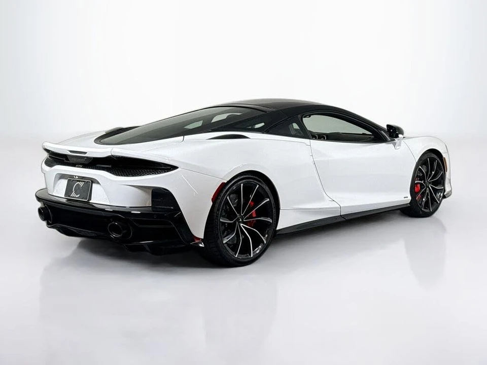 2026 McLaren GT - Image 5 of 26