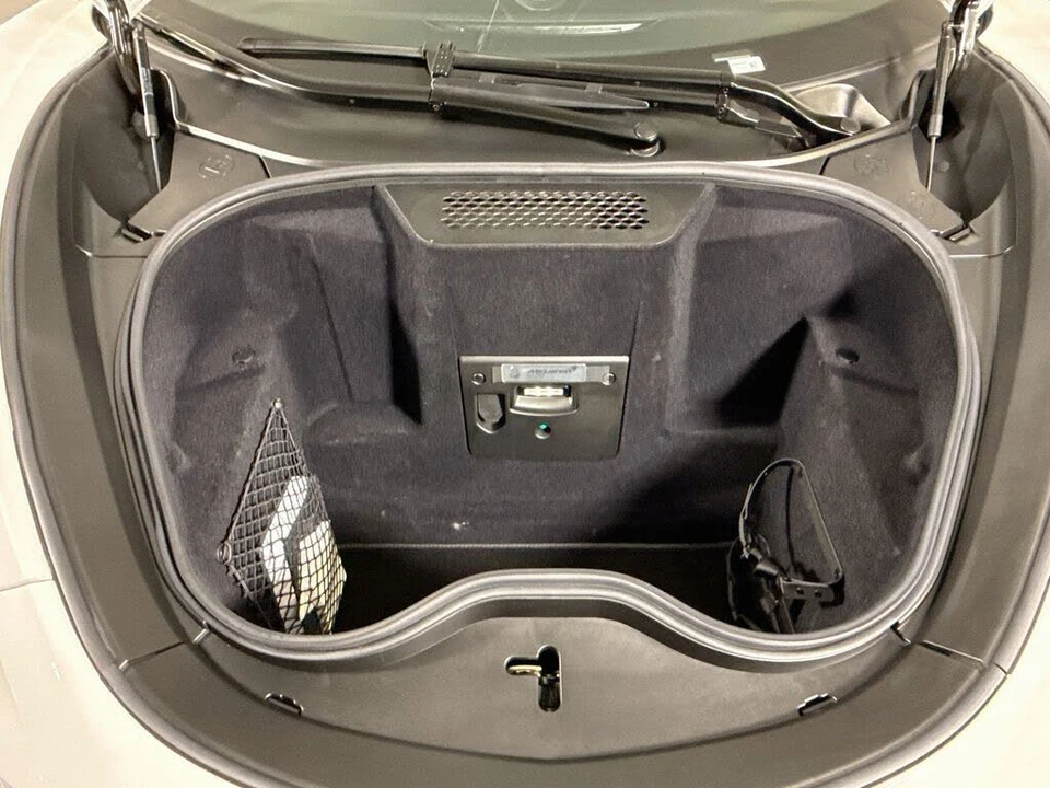 2026 McLaren GT - Image 25 of 26