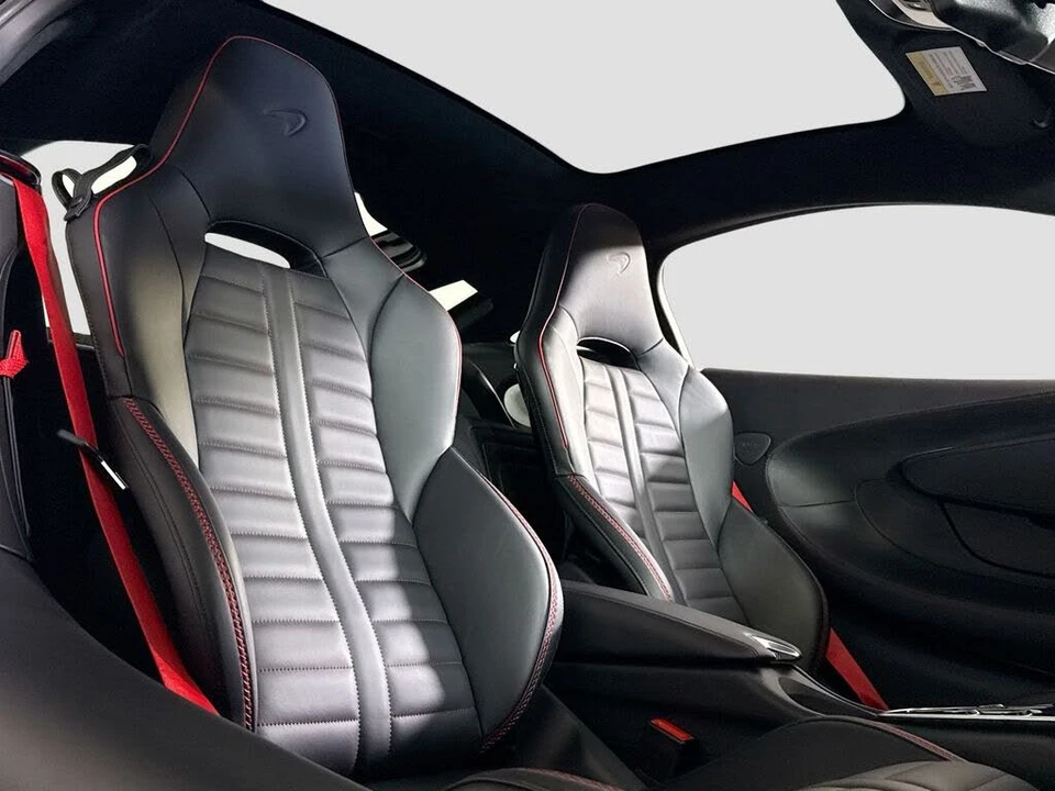 2026 McLaren GT - Image 17 of 26