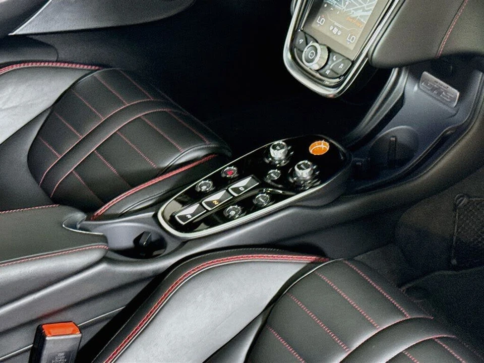 2026 McLaren GT - Image 18 of 26