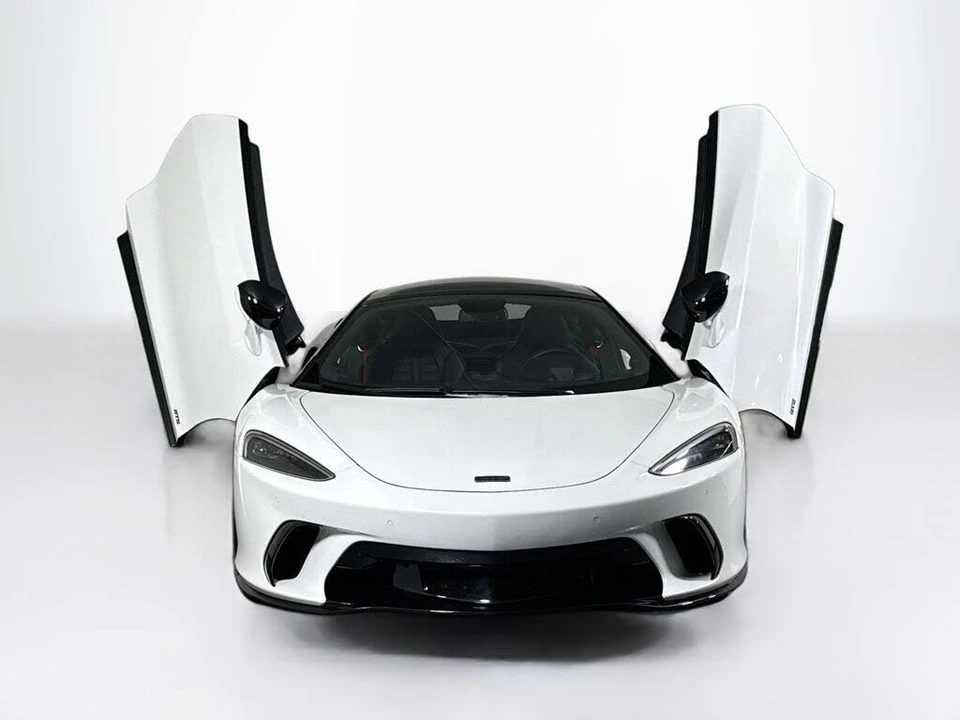 2026 McLaren GT - Image 22 of 26