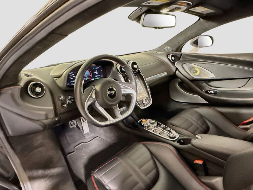 2026 McLaren GT - Image 9 of 26