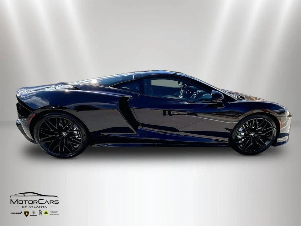 2026 McLaren GT - Image 12 of 15