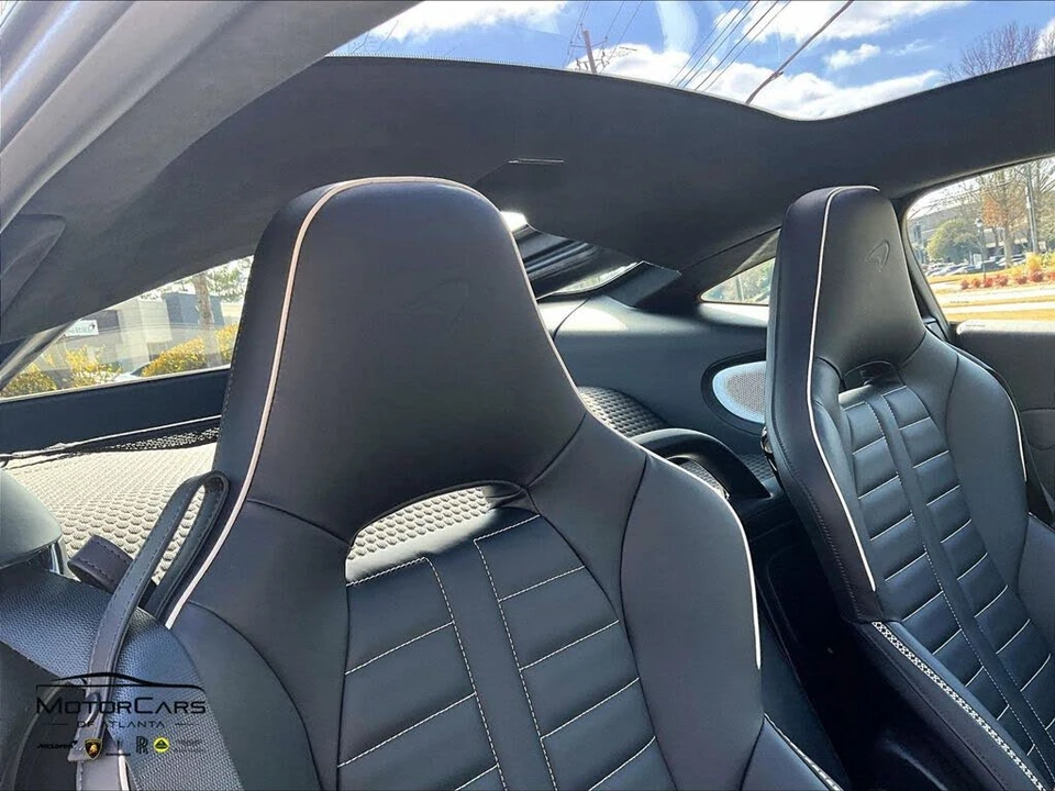 2026 McLaren GT - Image 14 of 15