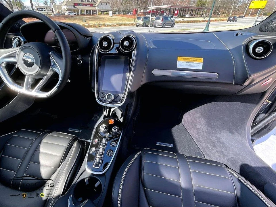 2026 McLaren GT - Image 5 of 15