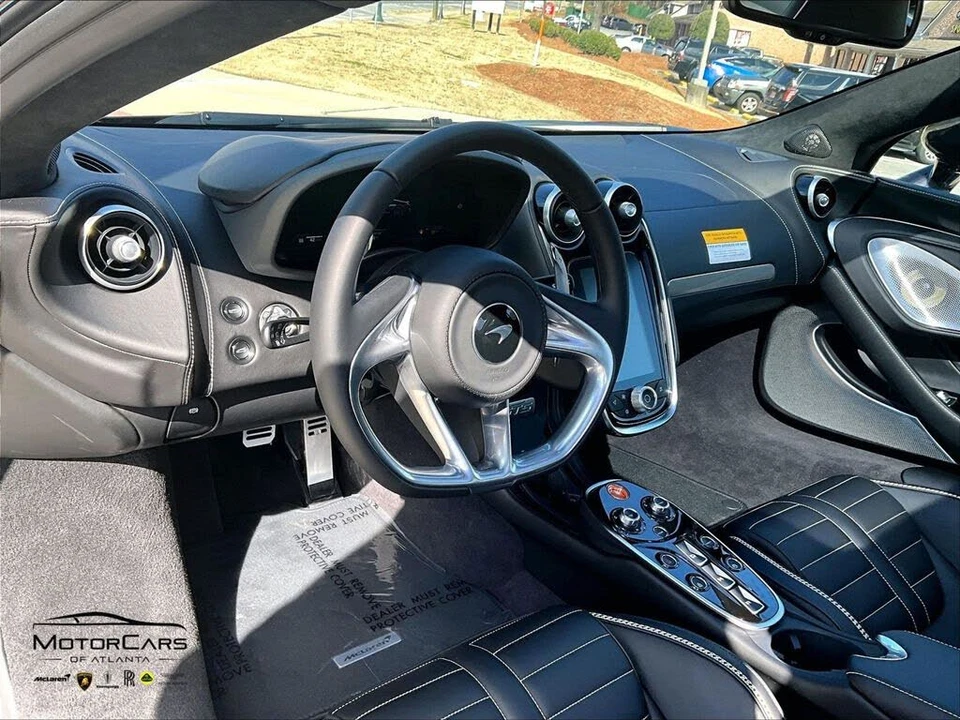 2026 McLaren GT - Image 6 of 15
