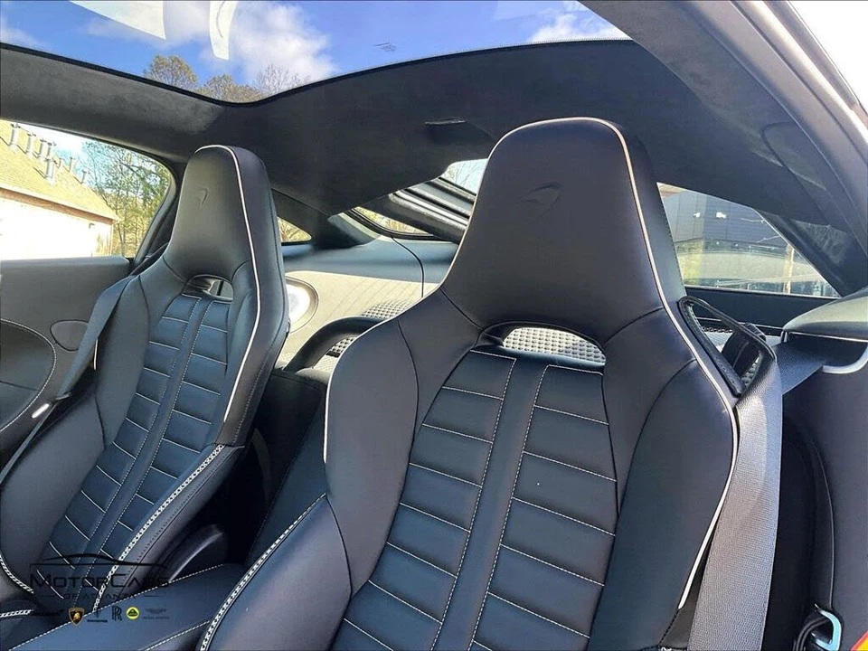 2026 McLaren GT - Image 9 of 15