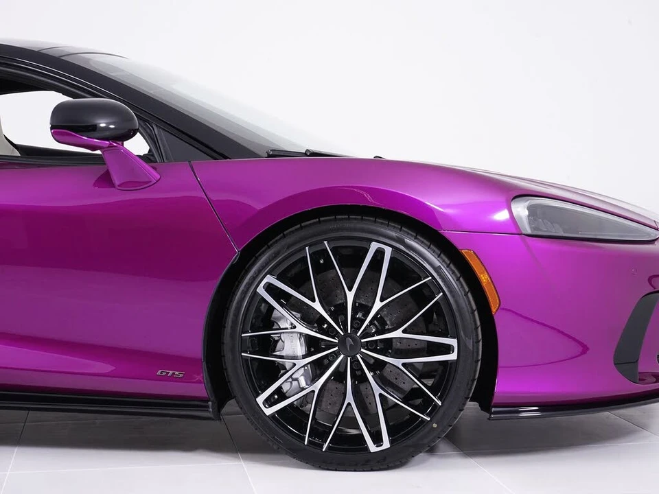 2026 McLaren GT - Image 16 of 26