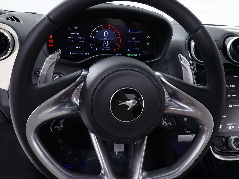 2026 McLaren GT - Image 21 of 26