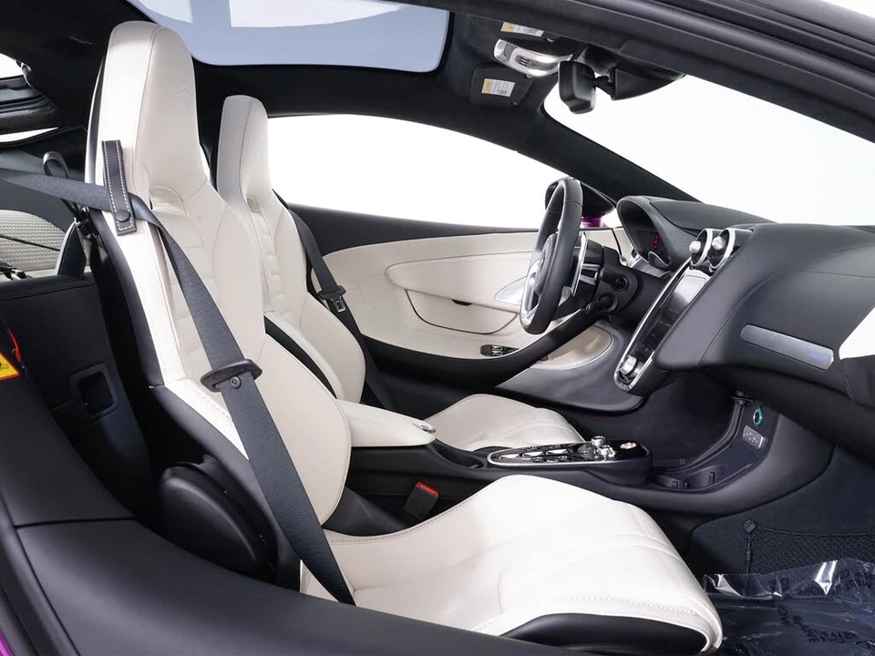 2026 McLaren GT - Image 4 of 26