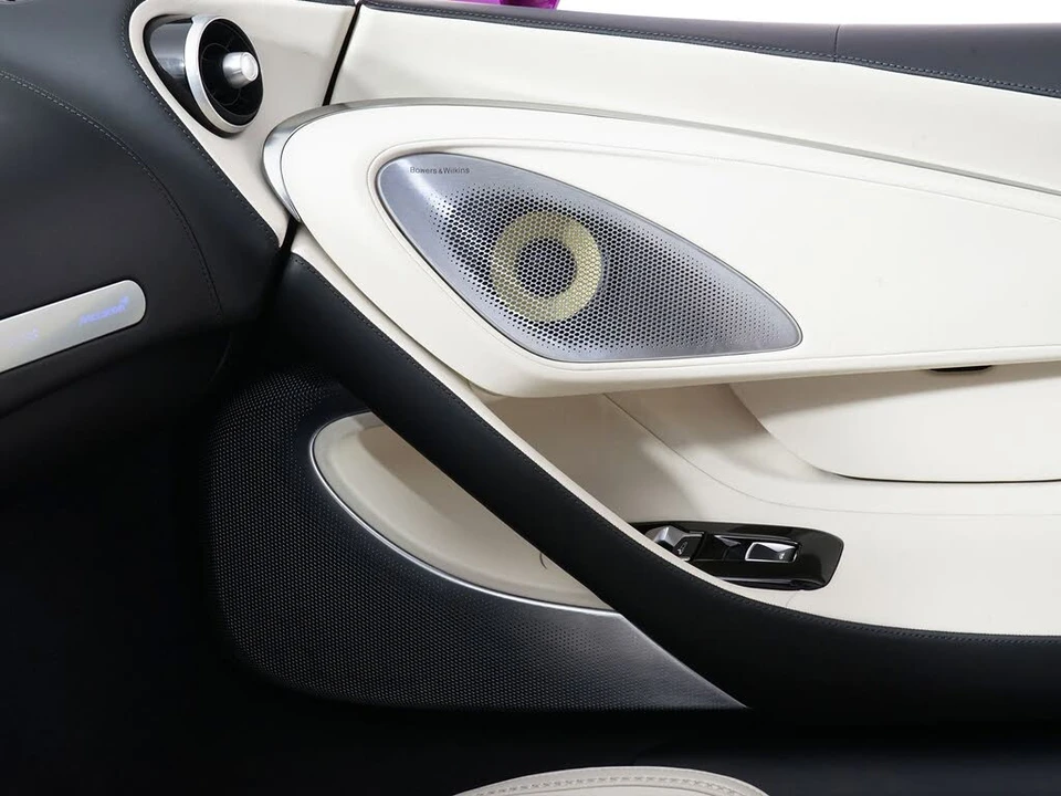 2026 McLaren GT - Image 24 of 26