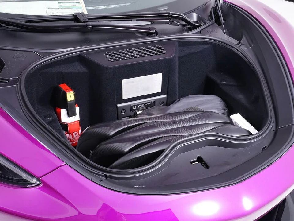 2026 McLaren GT - Image 18 of 26