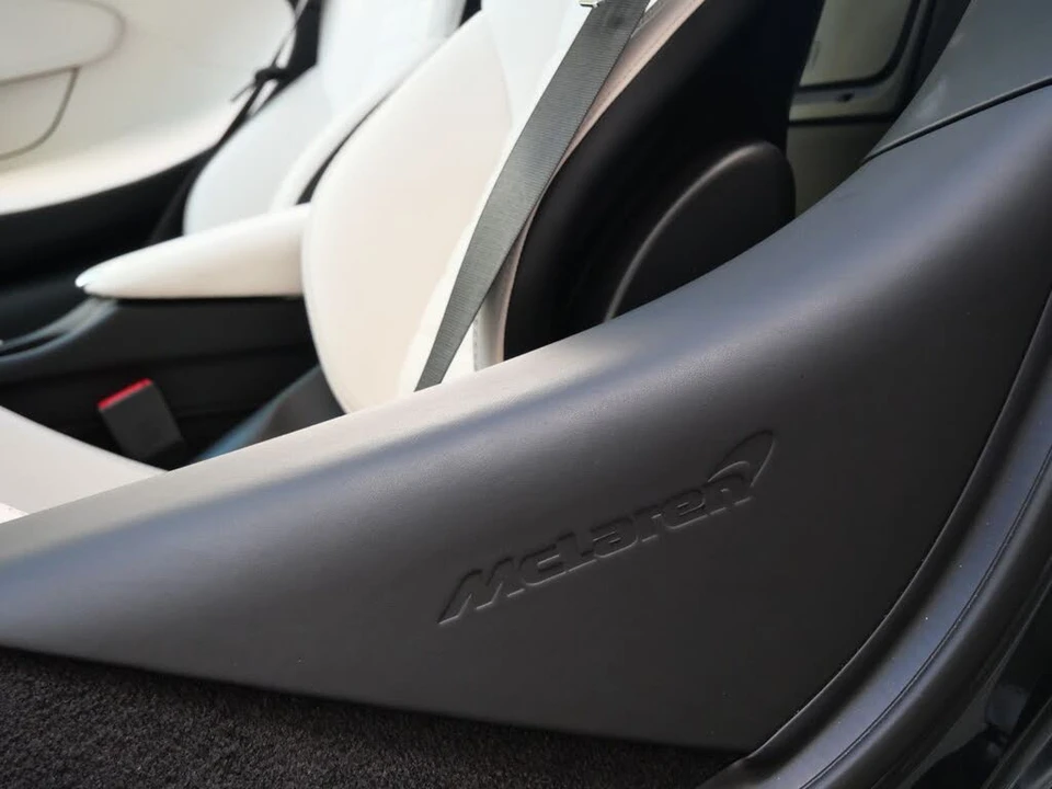 2026 McLaren GT - Image 15 of 28