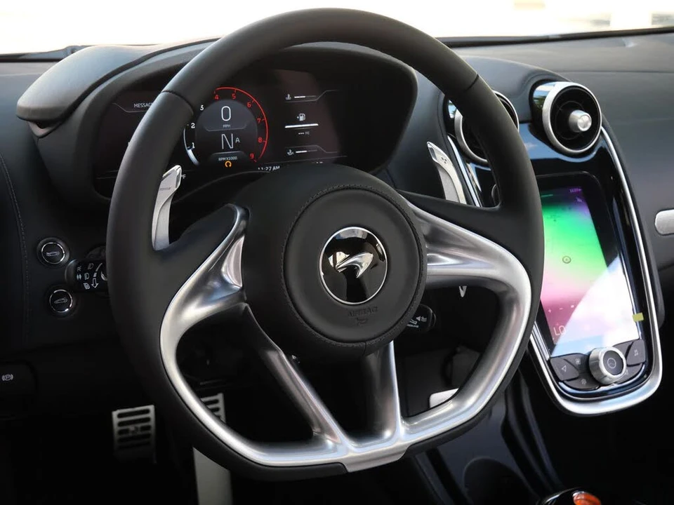 2026 McLaren GT - Image 9 of 28