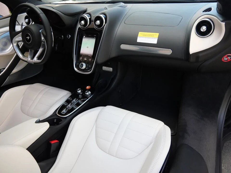 2026 McLaren GT - Image 10 of 28