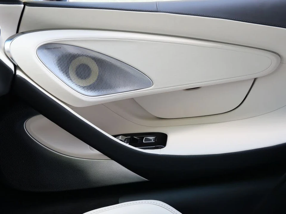2026 McLaren GT - Image 14 of 28