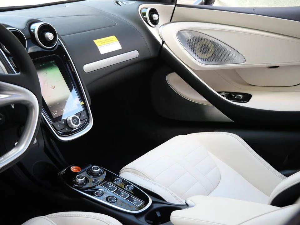 2026 McLaren GT - Image 13 of 28