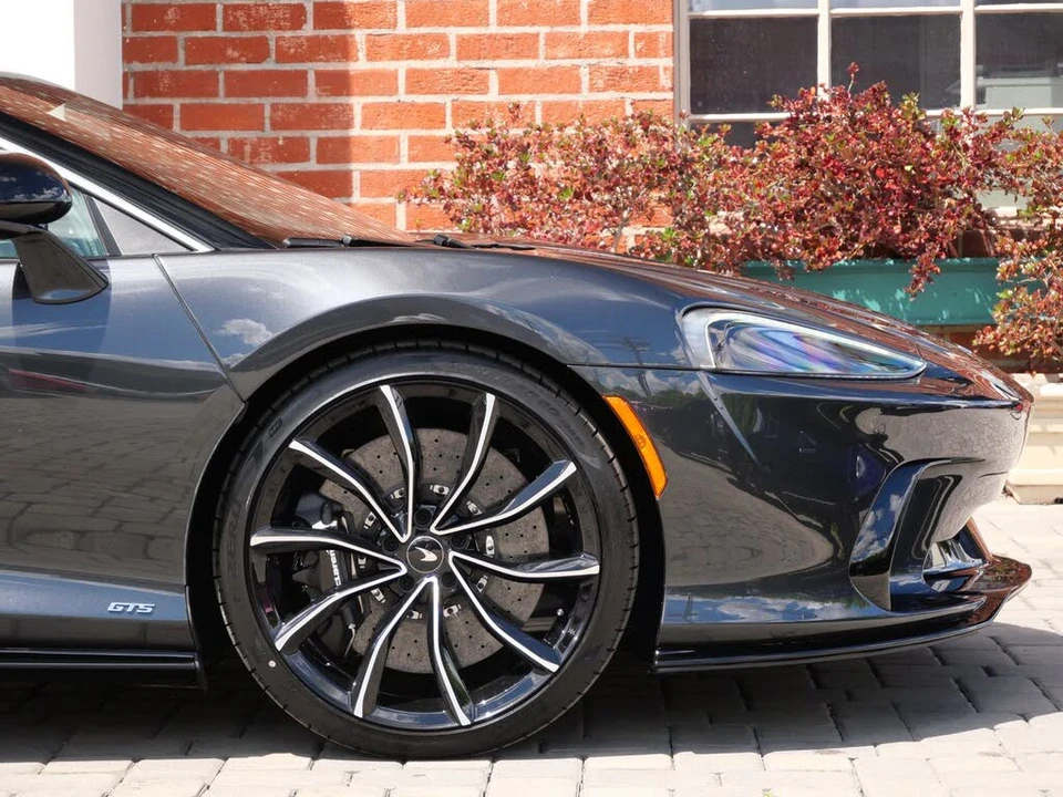 2026 McLaren GT - Image 7 of 28