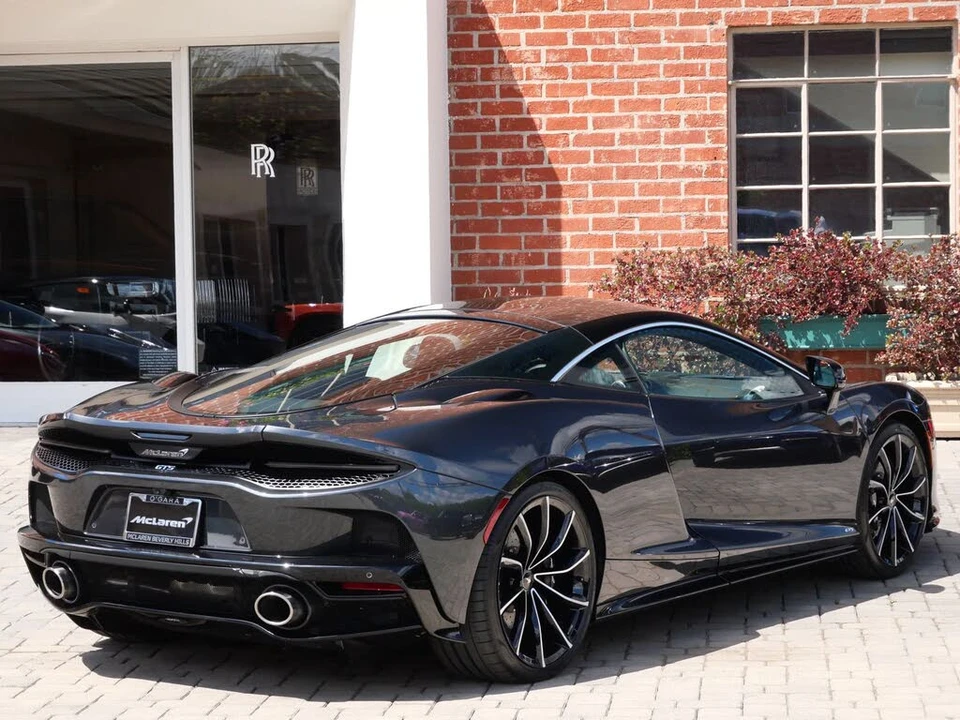 2026 McLaren GT - Image 4 of 28
