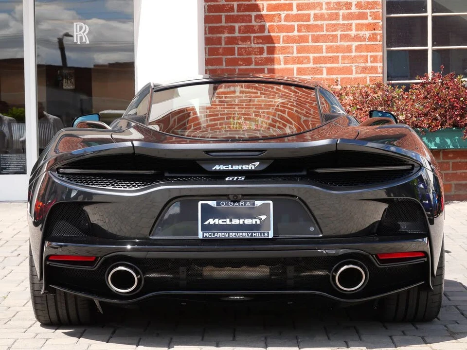 2026 McLaren GT - Image 5 of 28