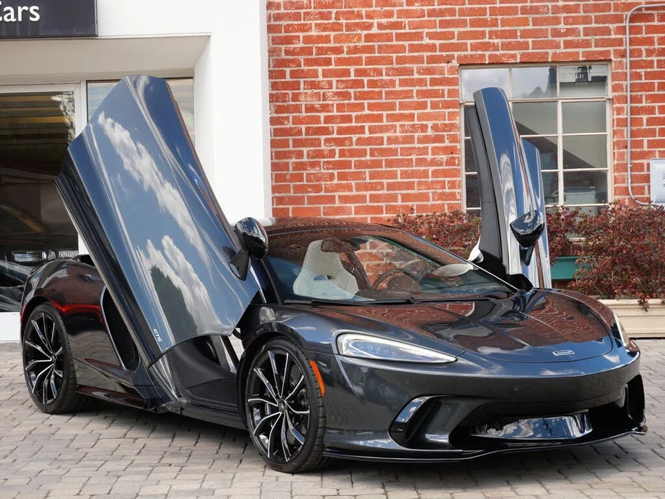 2026 McLaren GT - Image 26 of 28