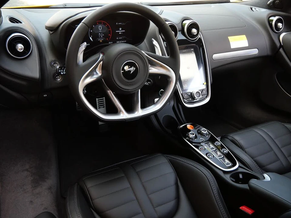 2026 McLaren GT - Image 8 of 26