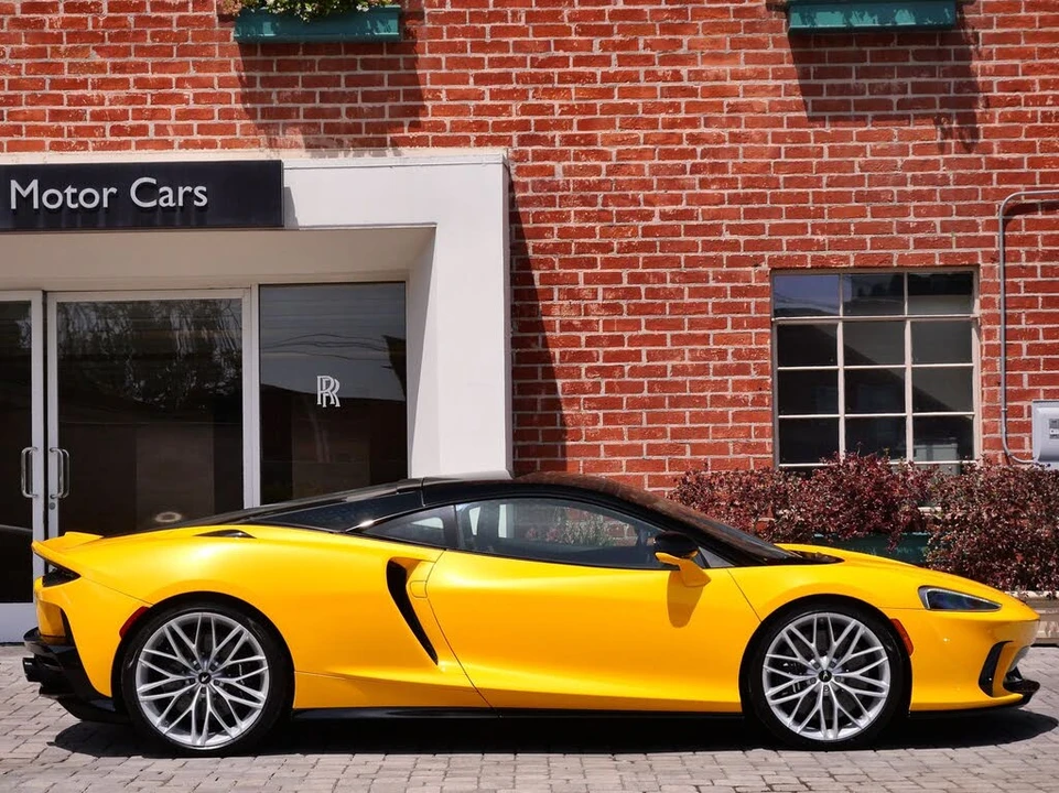2026 McLaren GT - Image 3 of 26