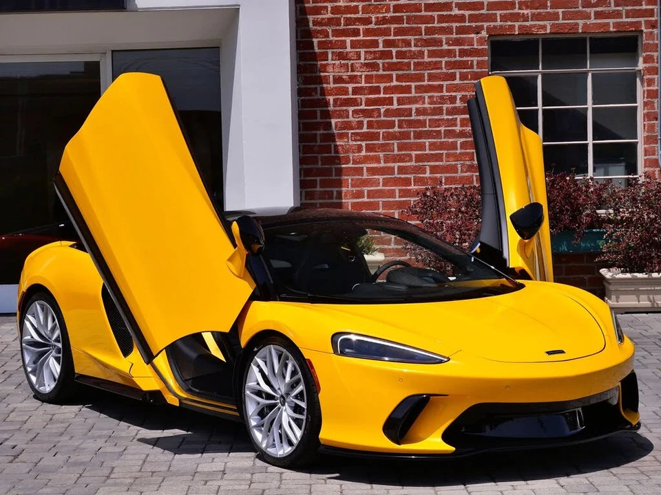 2026 McLaren GT - Image 16 of 26