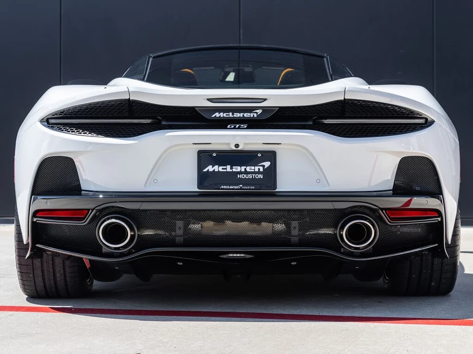 2026 McLaren GT - Image 10 of 31