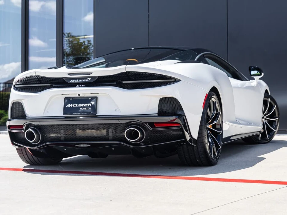 2026 McLaren GT - Image 11 of 31