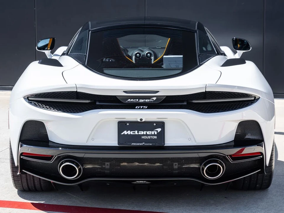 2026 McLaren GT - Image 9 of 31