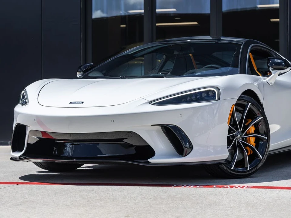 2026 McLaren GT - Image 4 of 31
