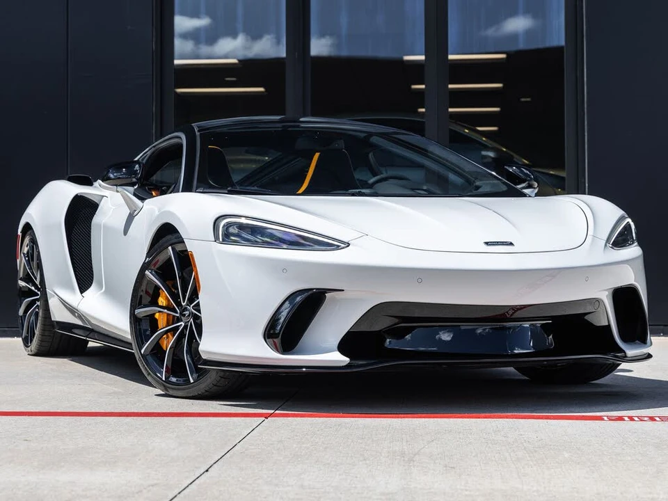 2026 McLaren GT - Image 3 of 31