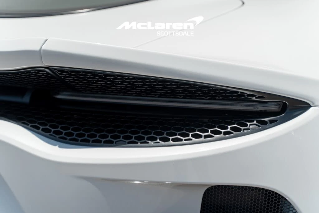 2026 McLaren GT - Image 23 of 30