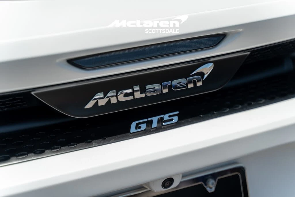 2026 McLaren GT - Image 22 of 30